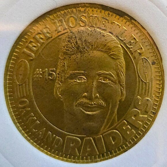 Jeff Hostetler #15 Oakland Raiders 1996 Pinnacle QB Club Vintage NFL Coin - Picture 2 of 4